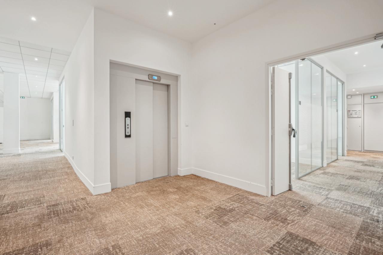 Bureau Paris 342m² Location bureau Paris OLBUR2420401 10
